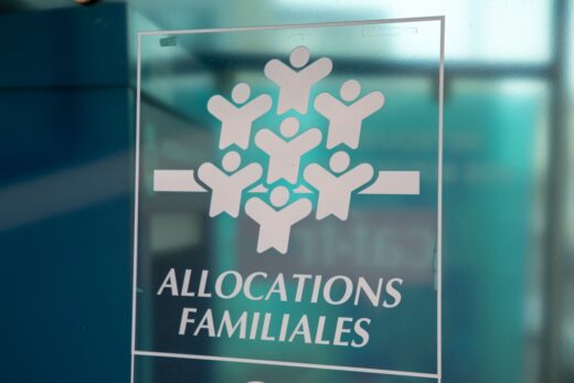 CAF, Caisse d'Allocations Familiales, Isère, Grenoble, drogue, arrêt, aides sociales, stupéfiant, trafic, revenus, origine, bénéficiaire, déclaration de revenus