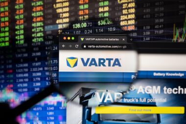 Varta, porsche, pile, constructeur automobile, batterie, filiale, rachat, capital, acquisition, faillite, sauvetage, dette, plan de restructuration, action, bourse, automobile