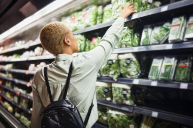 Consommation en déclin : Bonduelle met fin à la vente de salades en sachet en Europe