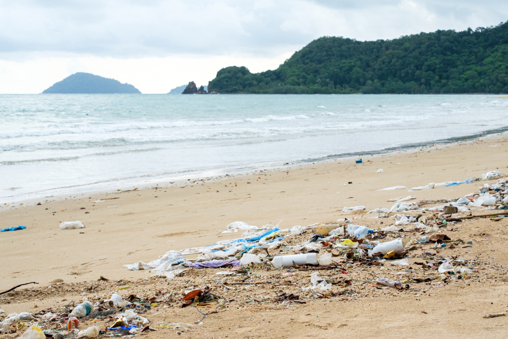 billes-plastiques-pire-plage-france-pollution