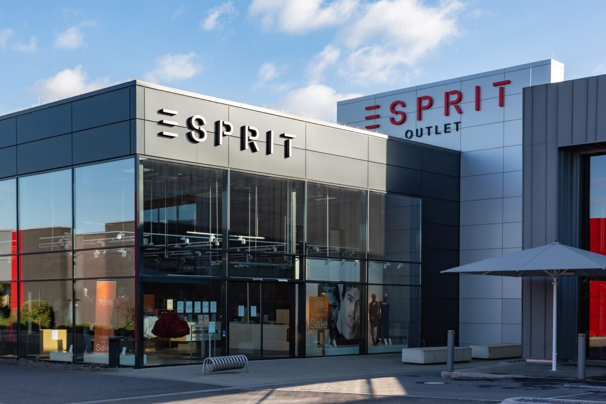 pret-a-porter-esprit-liquidation-crise-commerce