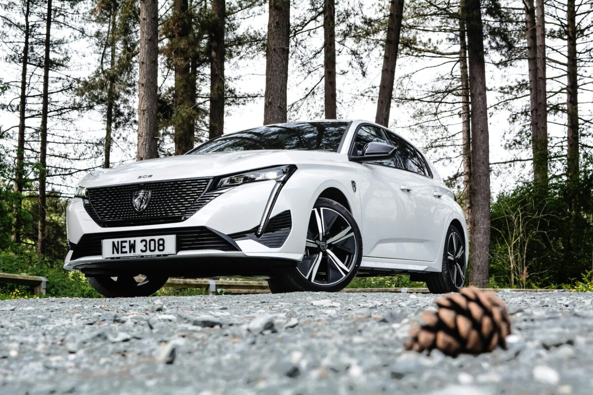 Peinant à convaincre à l'étranger, Peugeot reste la marque préférée des Français. Unsplash