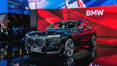 automobile-bmw-electrique-objectifs-europe-critique