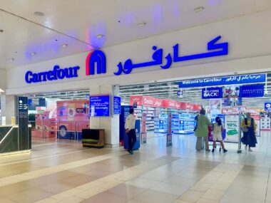 Uae,dubai,2024 08 31,local,muslim,customers,at,carrefour,supermarket,entrance,,in