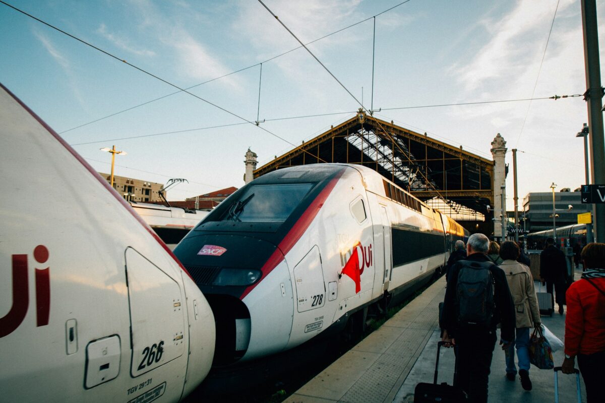 La SNCF va lancer une vente flash de billets TGV Ouigo à petit prix. Unsplash