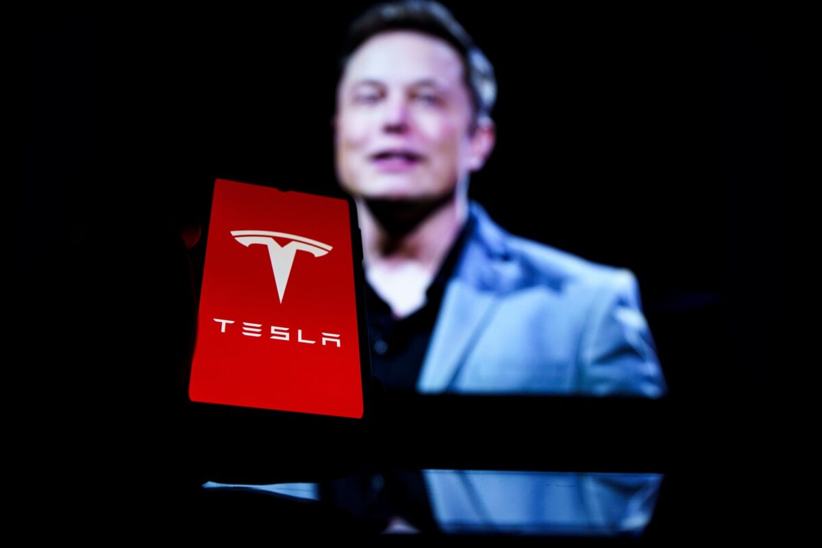 tesla-cybercab-bourse-chute-valeur-robot