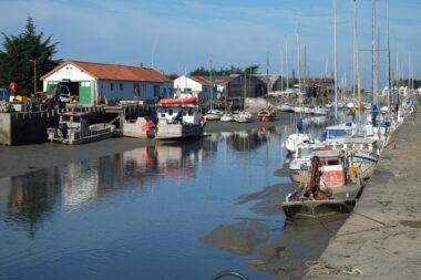 Les îles d'Oléron et de Noirmoutier souhaitent instaurer un péage. Wikipedia