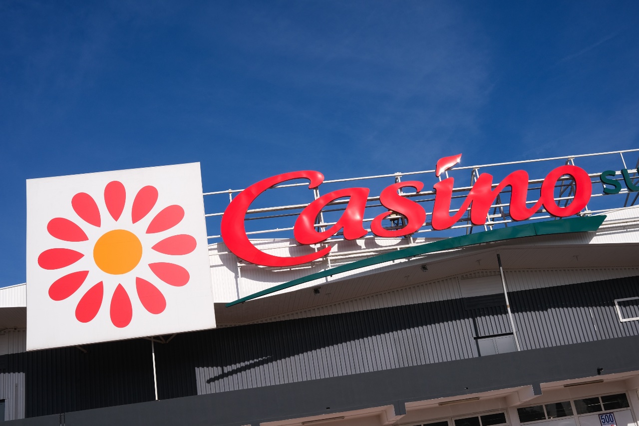 Sollies Pont,,france, ,09 08 2023:,a,casino,supermarket,sign,above,a