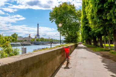 Municipales 2026 : Rémi Féraud veut limiter le trafic automobile dans Paris