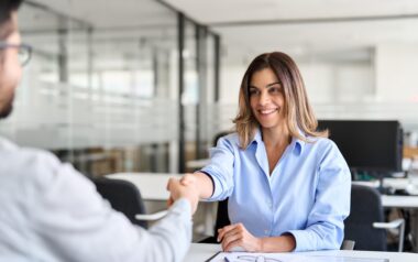 Chômage : le premier employeur de France va être contraint de recruter massivement dans les années à venir