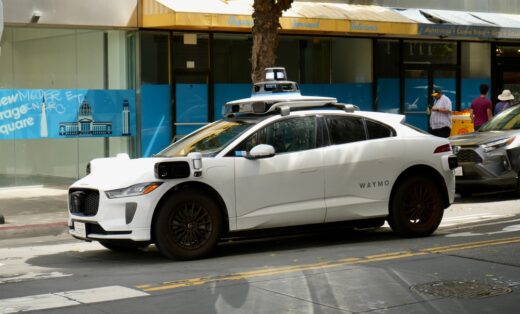 Bug technologique : un taxi autonome Waymo incapable de quitter un rond-point